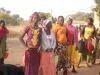 Les filles plus jeunes, ne sont pas en reste, question tenue vestimentaire (Aguiratou, Nathalie, Aminata et Némata de gauche à droite)